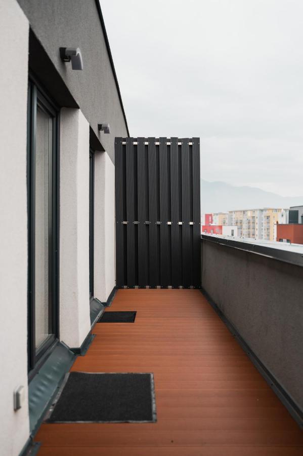 Skylark - Zurich Studio With Terrace & Mountain View Braşov Exterior foto